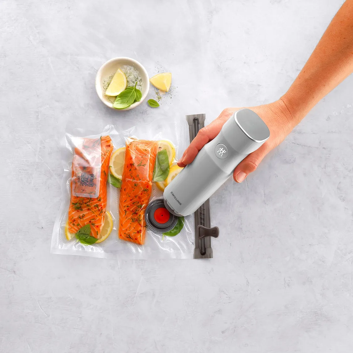 картинка Электрическая вакуумная помпа ZWILLING Fresh & Save, белый/серебристый от магазина Одежда+