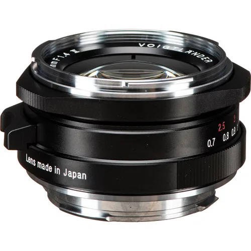 картинка Объектив Voigtlander Nokton Classic 35mm f/1.4 II MC от магазина Одежда+