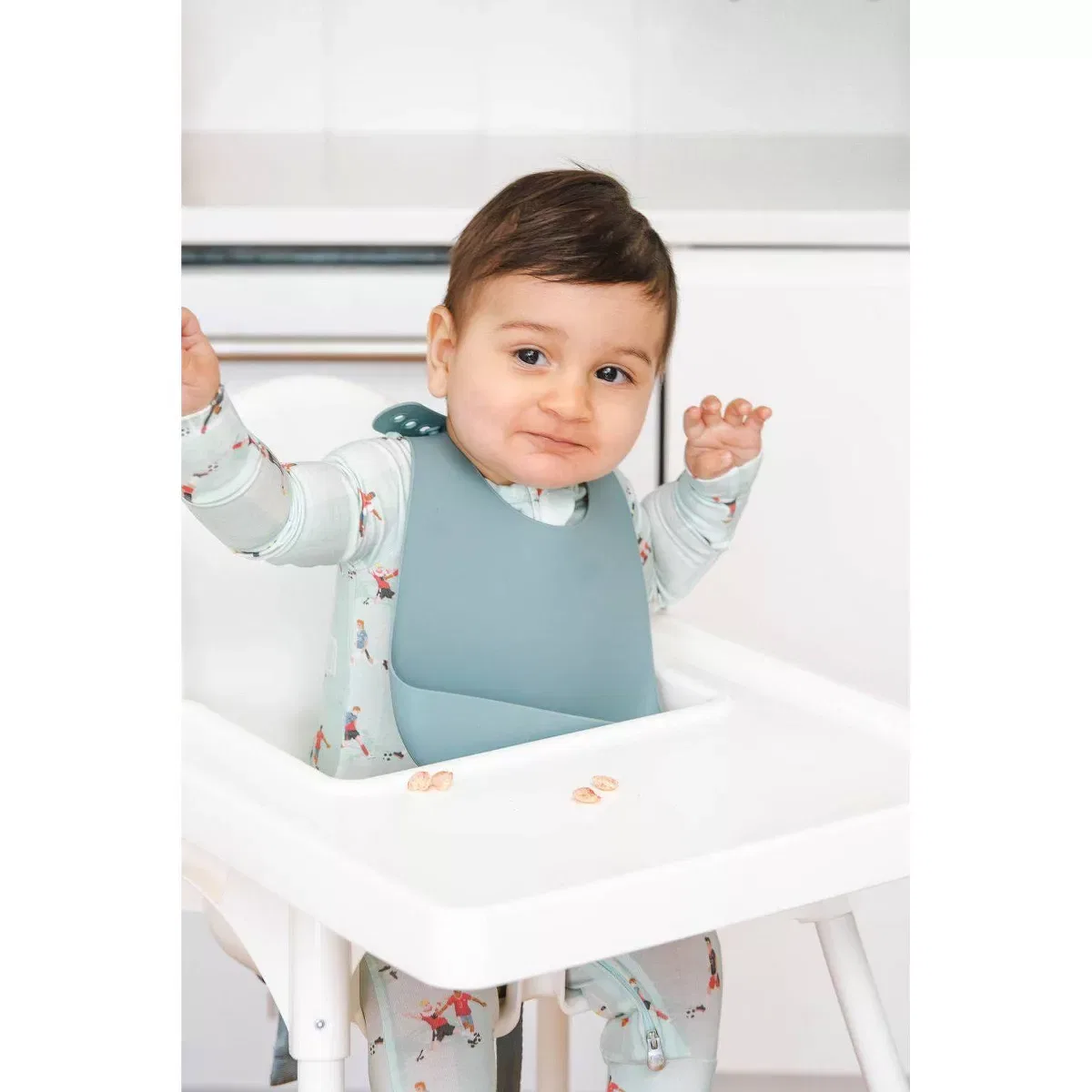 картинка Детский силиконовый нагрудник Loulou Lollipop INFANT BASICS/FURNITURE, Slate от магазина Одежда+