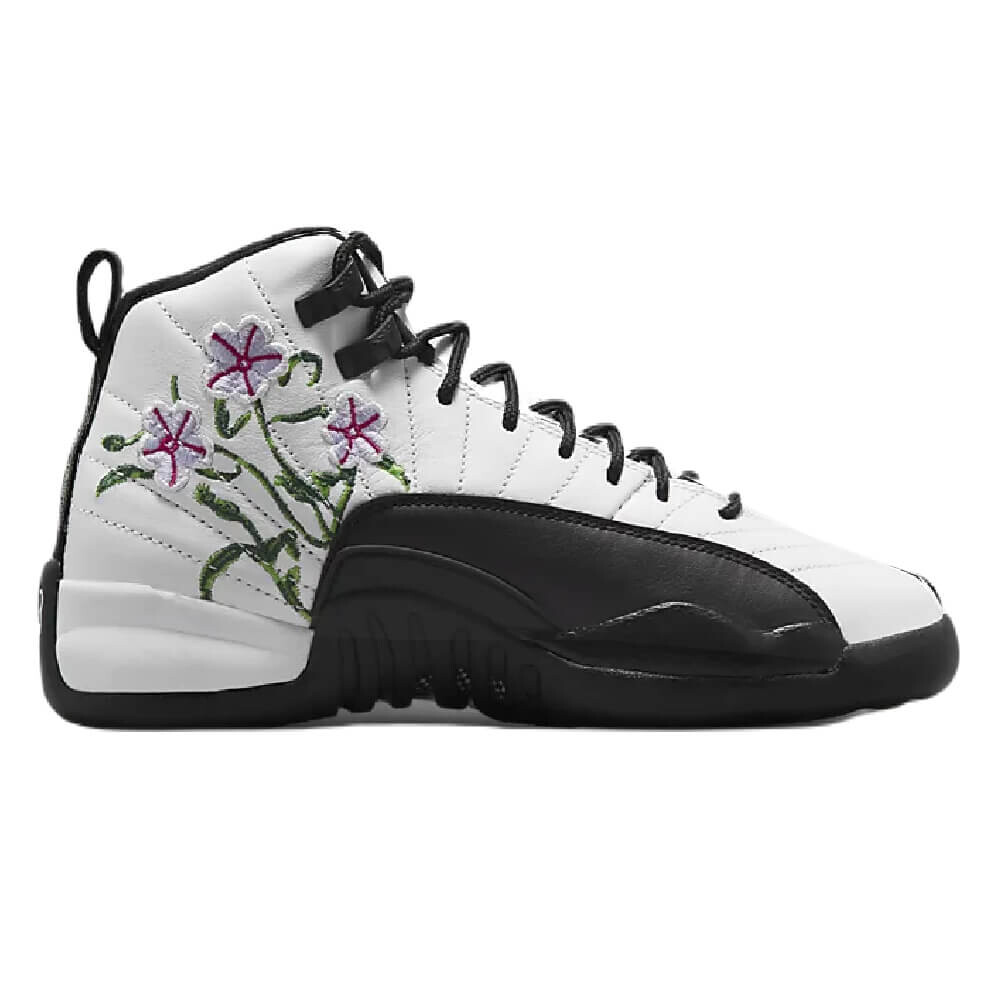 картинка Кроссовки Nike Air Jordan 12 Retro, белый/черный от магазина Одежда+