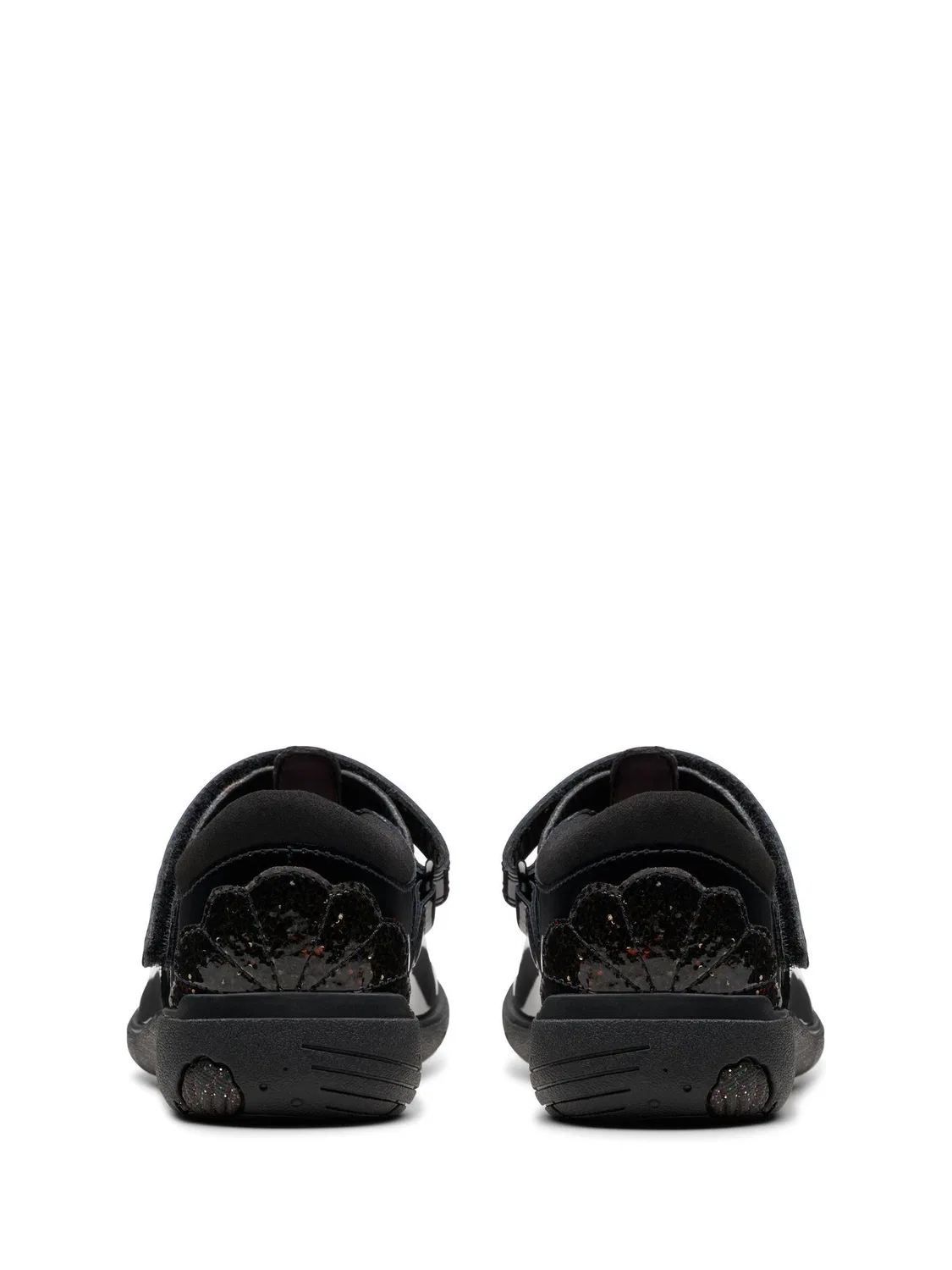 картинка Туфли школьные Clarks Relda Gem, лакированная кожа, черный от магазина Одежда+