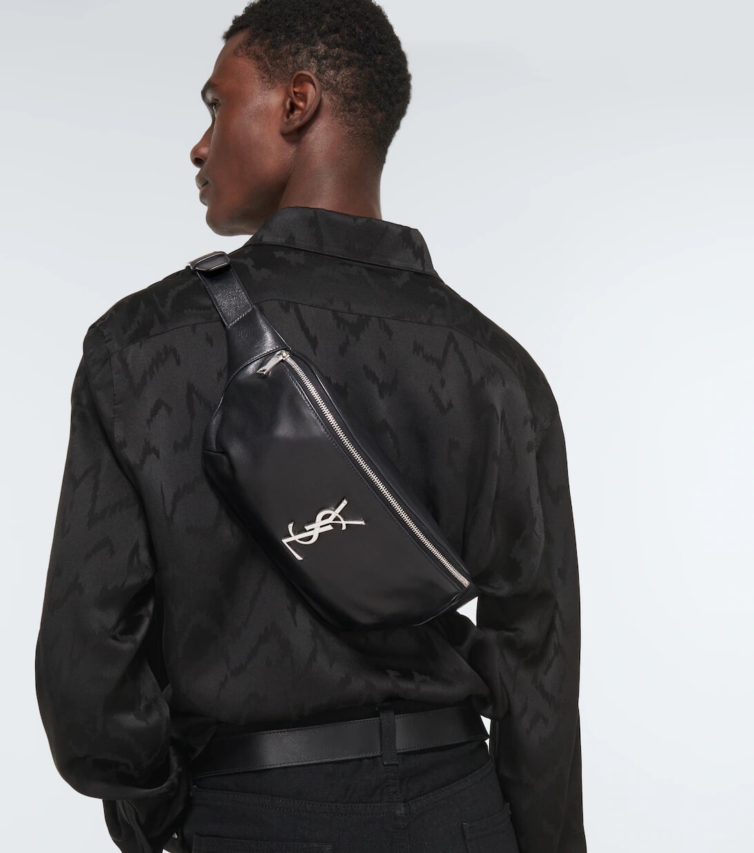 картинка Поясная сумка Saint Laurent Cassandre Leather, черная от магазина Одежда+