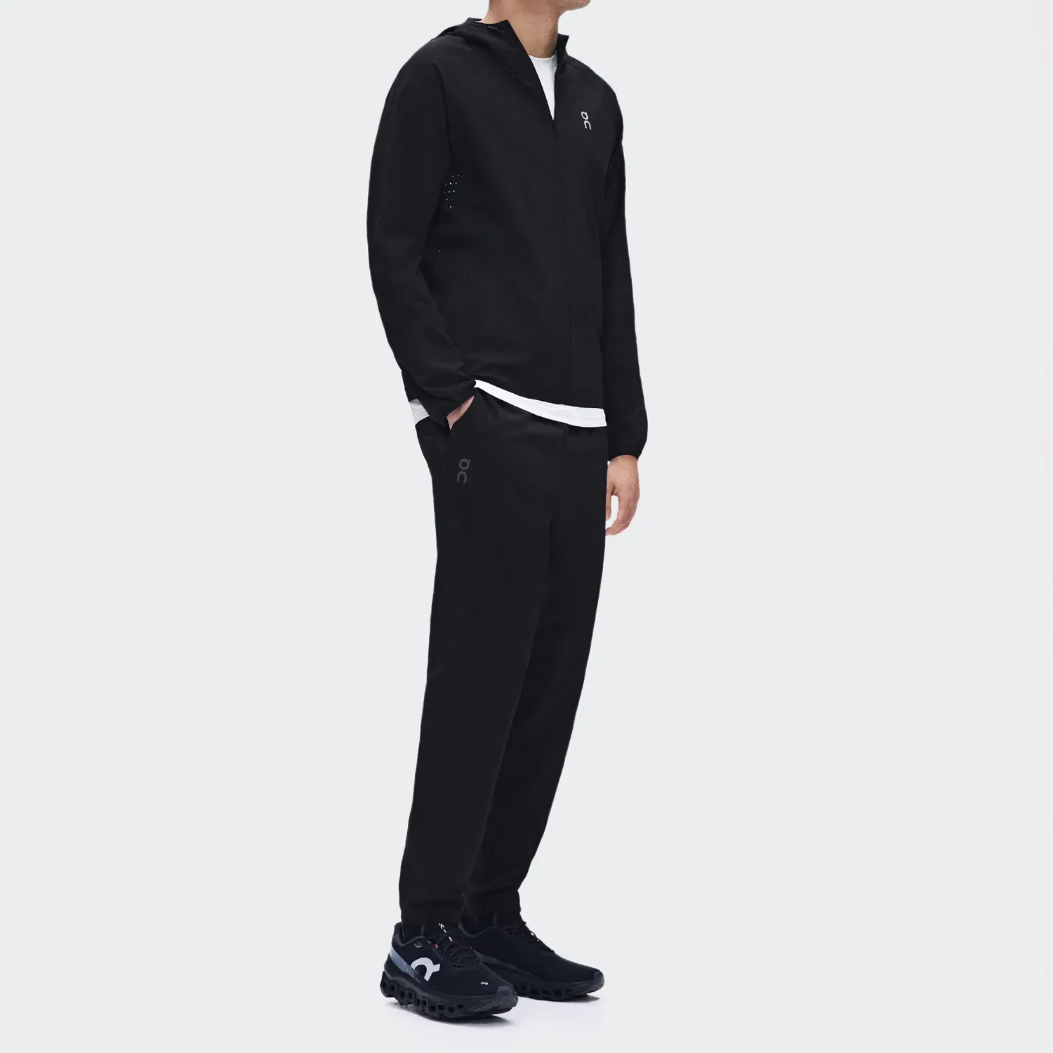 картинка Мужские беговые штаны Black On от магазина Одежда+