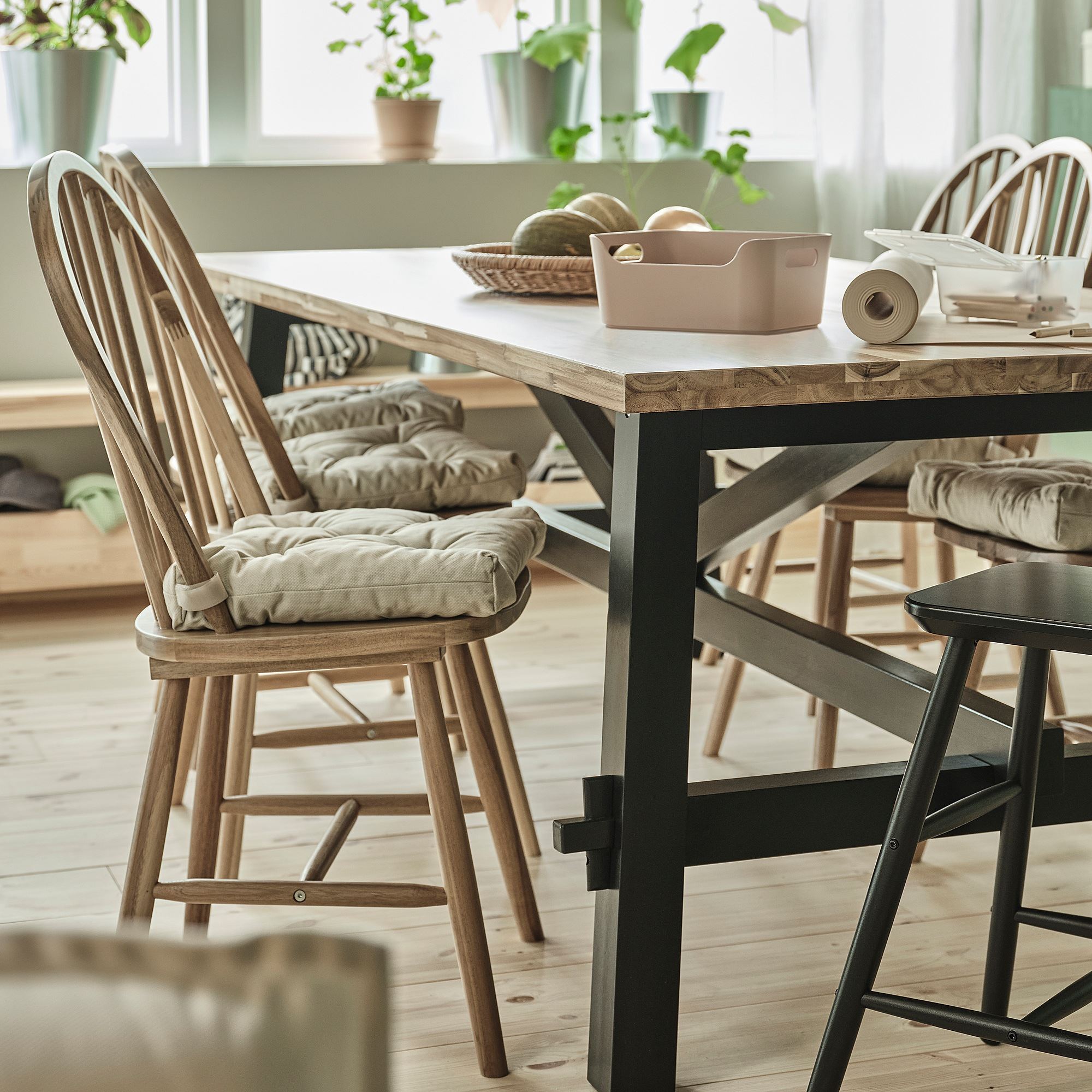 картинка Деревянный стул SKOGSTA IKEA, акация от магазина Одежда+