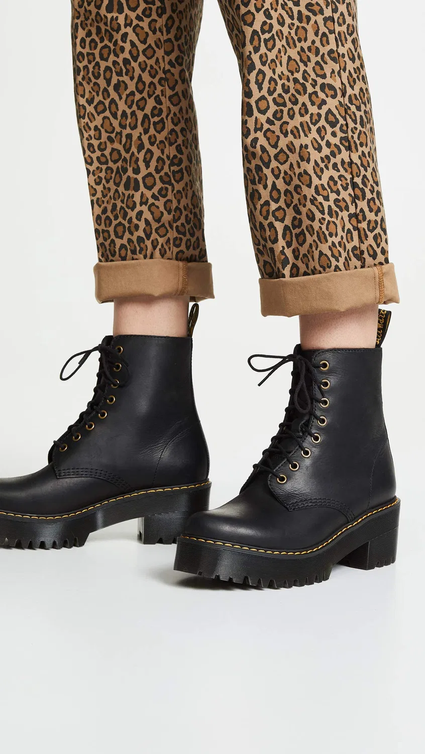 картинка Ботинки Dr. Martens Vonda 8 Eye Boot, кожаные, черные от магазина Одежда+