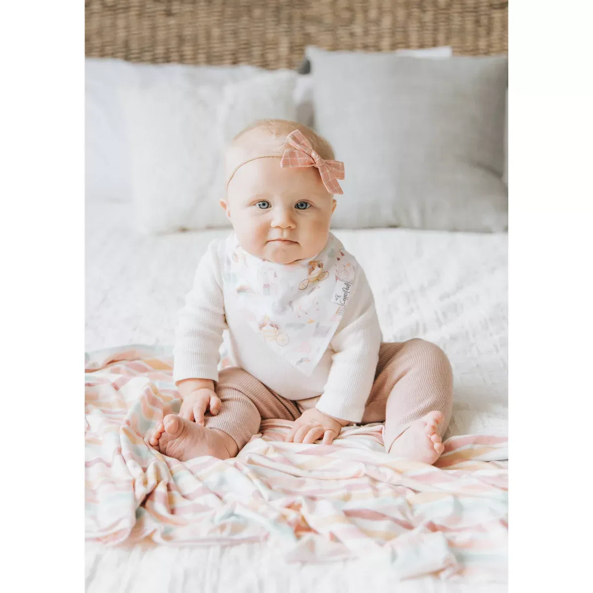 картинка Детский комплект слюнявчиков Floral INFANT BASICS/FURNITURE, Enchanted от магазина Одежда+