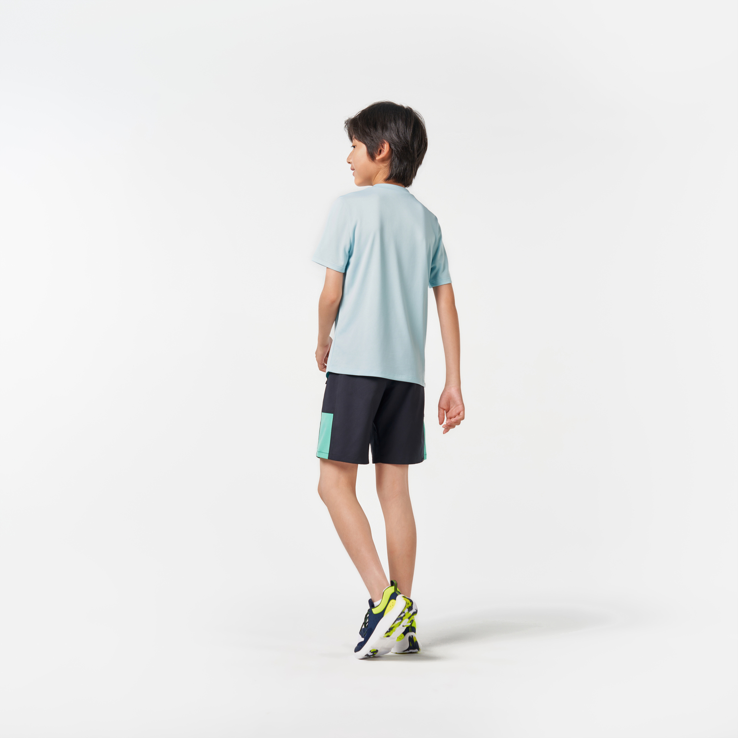картинка Детские дышащие шорты для тренировок Decathlon - серый/зелёный от магазина Одежда+