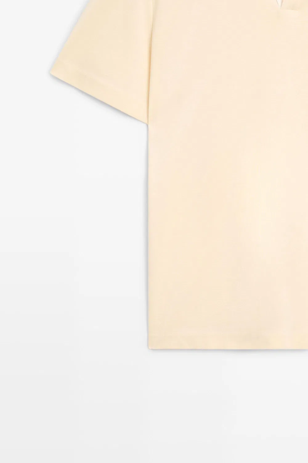 картинка Поло Massimo Dutti Short Sleeve V-neck Shirt, желтый от магазина Одежда+
