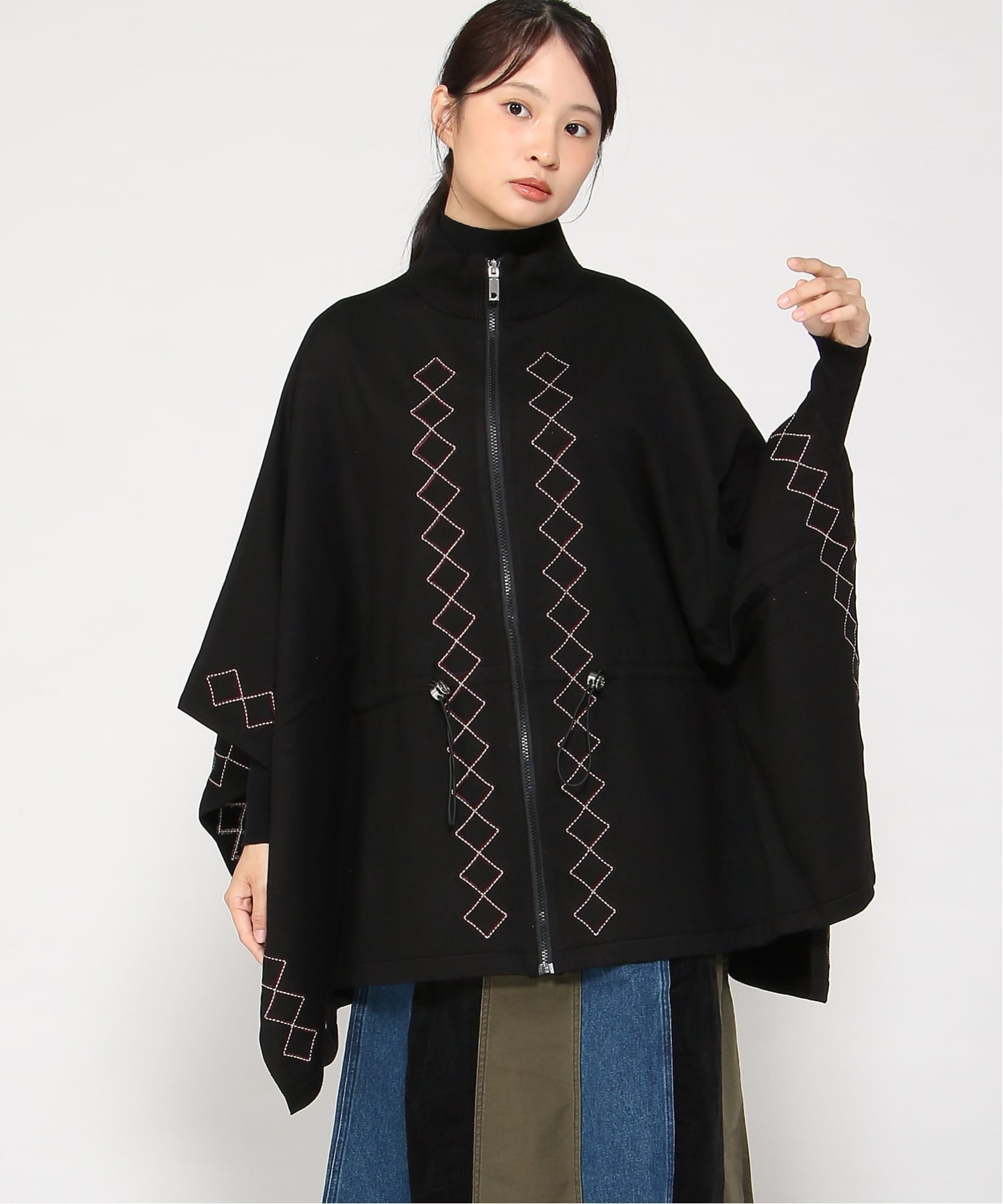картинка Пончо «Зигзаг» Desigual, Gray/Black/2000 от магазина Одежда+