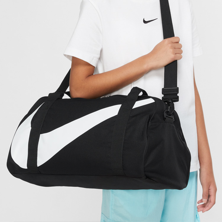 картинка Сумка спортивная Nike черная от магазина Одежда+
