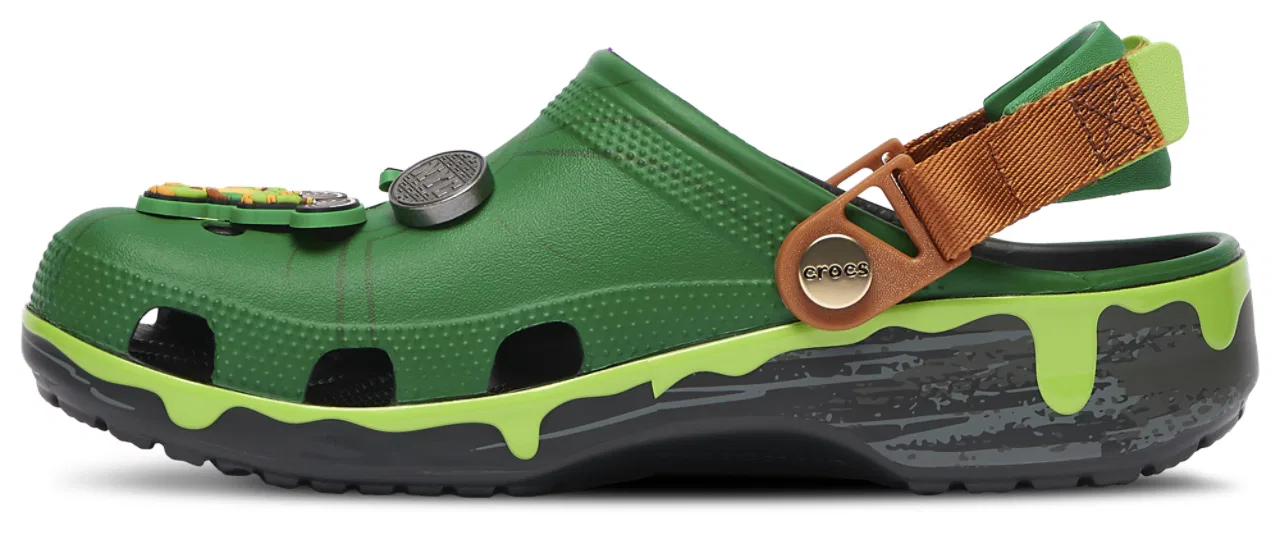 картинка Мужские клоги TMNT Classic Clogs Crocs, цвет Black/Green/Brown от магазина Одежда+