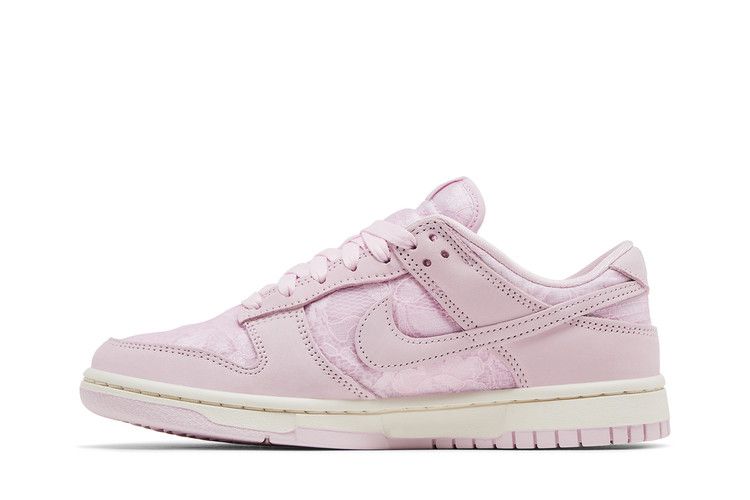 картинка Кроссовки Nike Dunk Low Regal Pink от магазина Одежда+