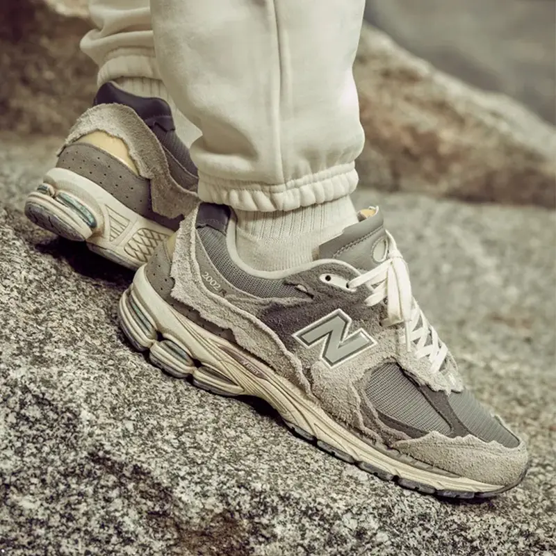 картинка New Balance 2002R Protection Pack Rain Cloud от магазина Одежда+