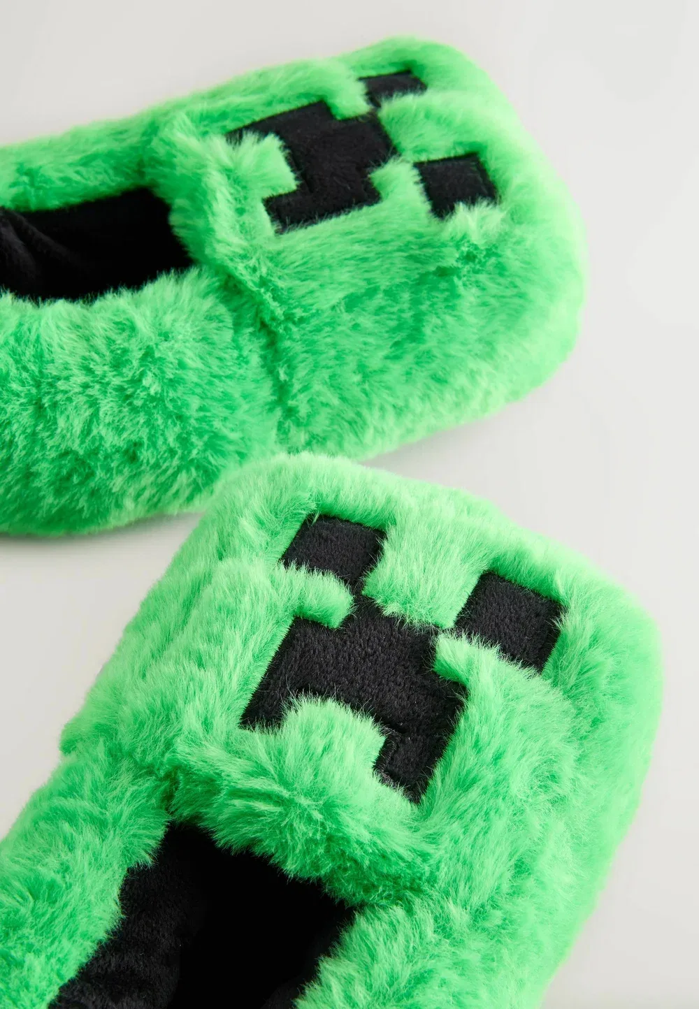 картинка Оригинальные тапочки в стиле Minecraft - тапочки Next, Green от магазина Одежда+