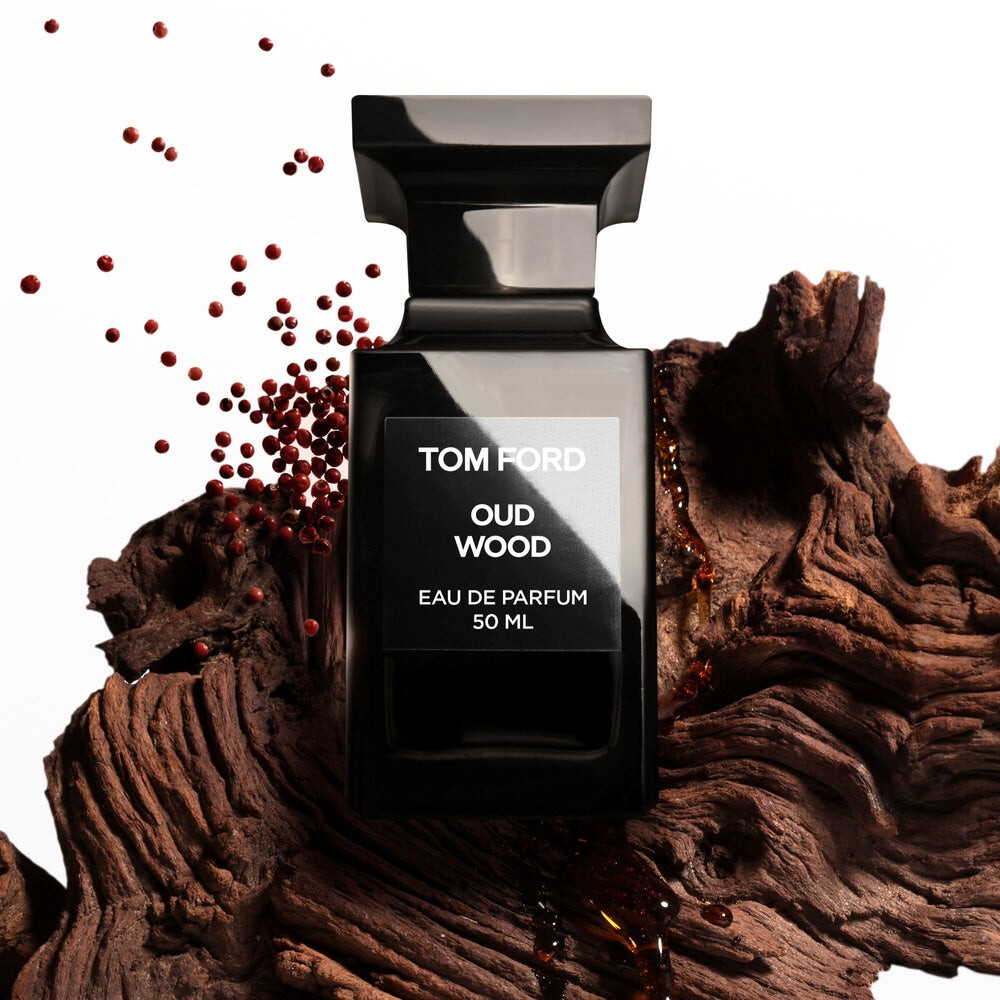 картинка Tom Ford Oud Wood: Парфюмерная вода от магазина Одежда+