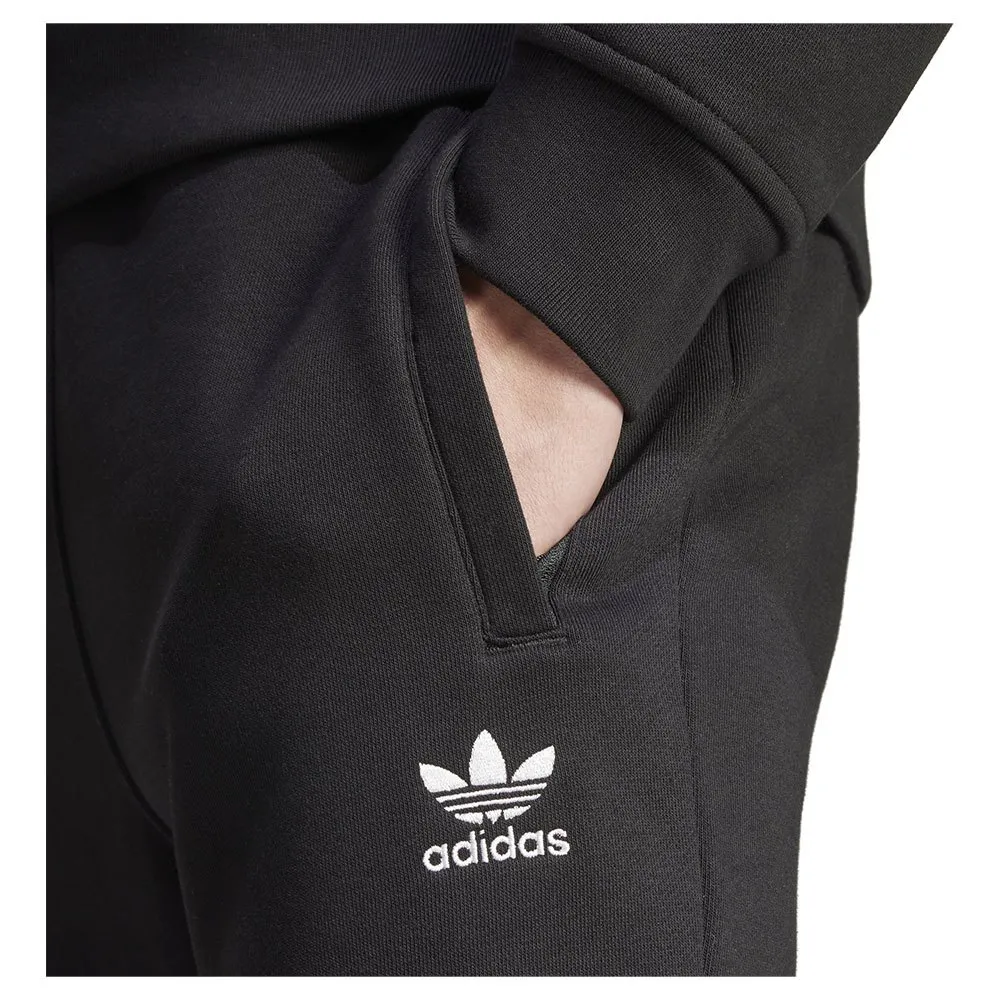 картинка Брюки adidas Originals Trefoil Essentials, черный от магазина Одежда+