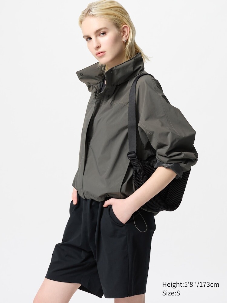 картинка Женская ветровка Uniqlo с воротником-стойкой, оливковая от магазина Одежда+