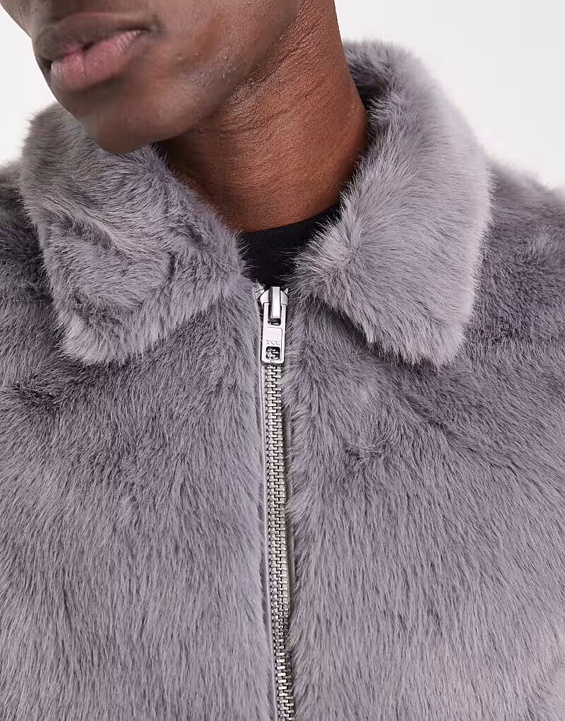 картинка Куртка из искусственного меха серого цвета Asos Design от магазина Одежда+