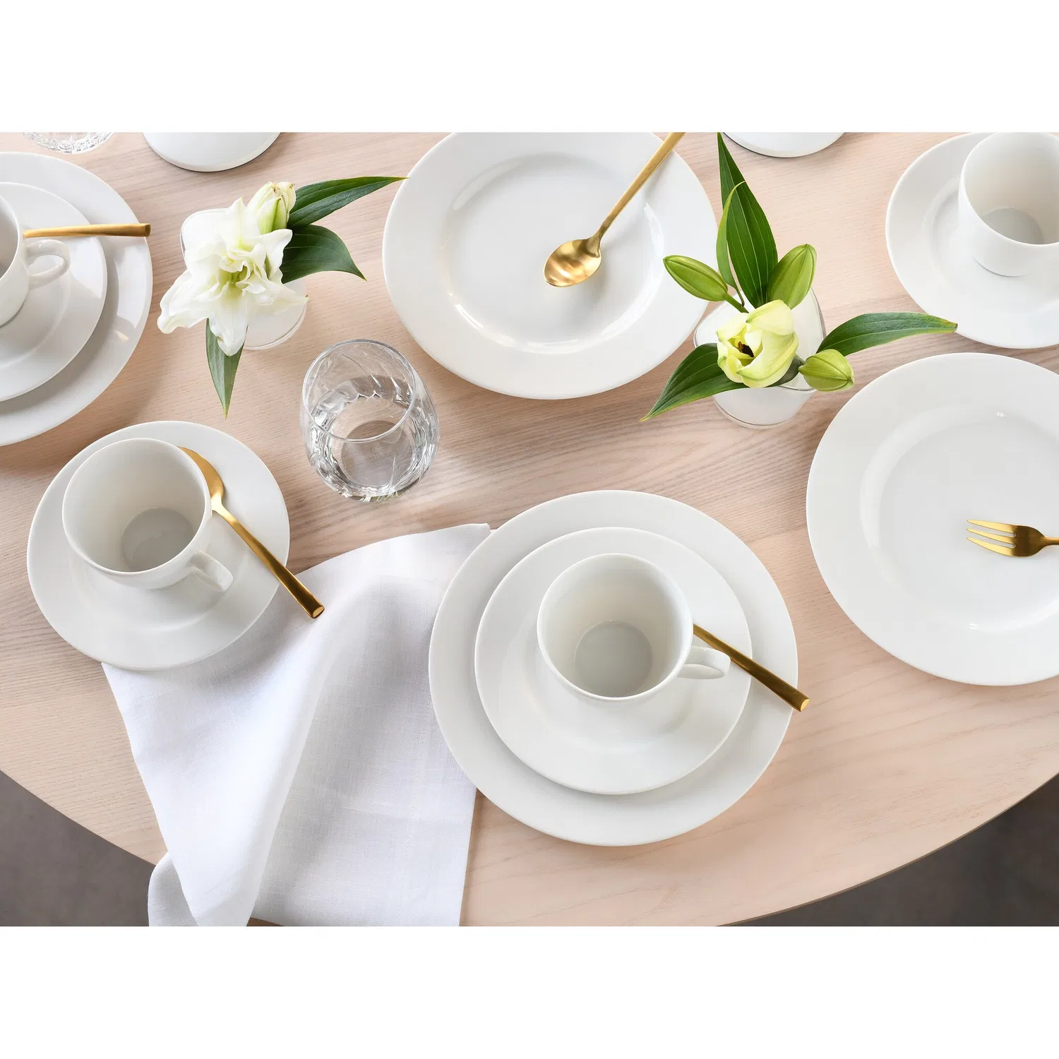 картинка Кофейный сервиз 18 предметов Venice CreaTable, Creme-White от магазина Одежда+