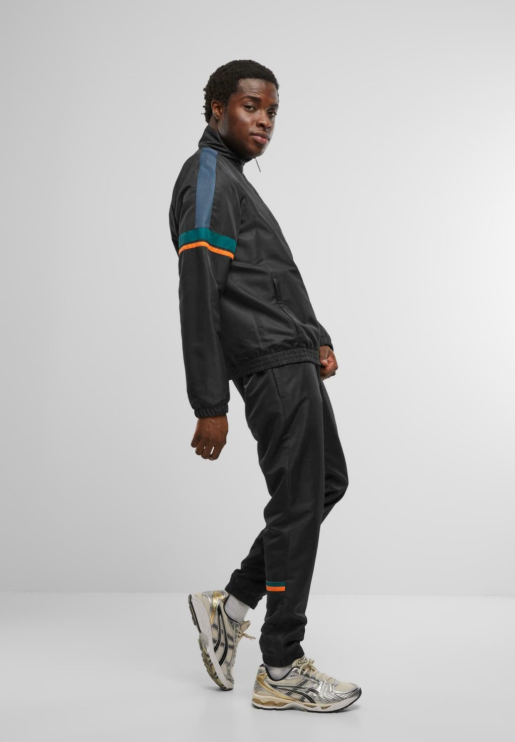 картинка Спортивный костюм CRYO 025 SET Sergio Tacchini, металлик черный от магазина Одежда+