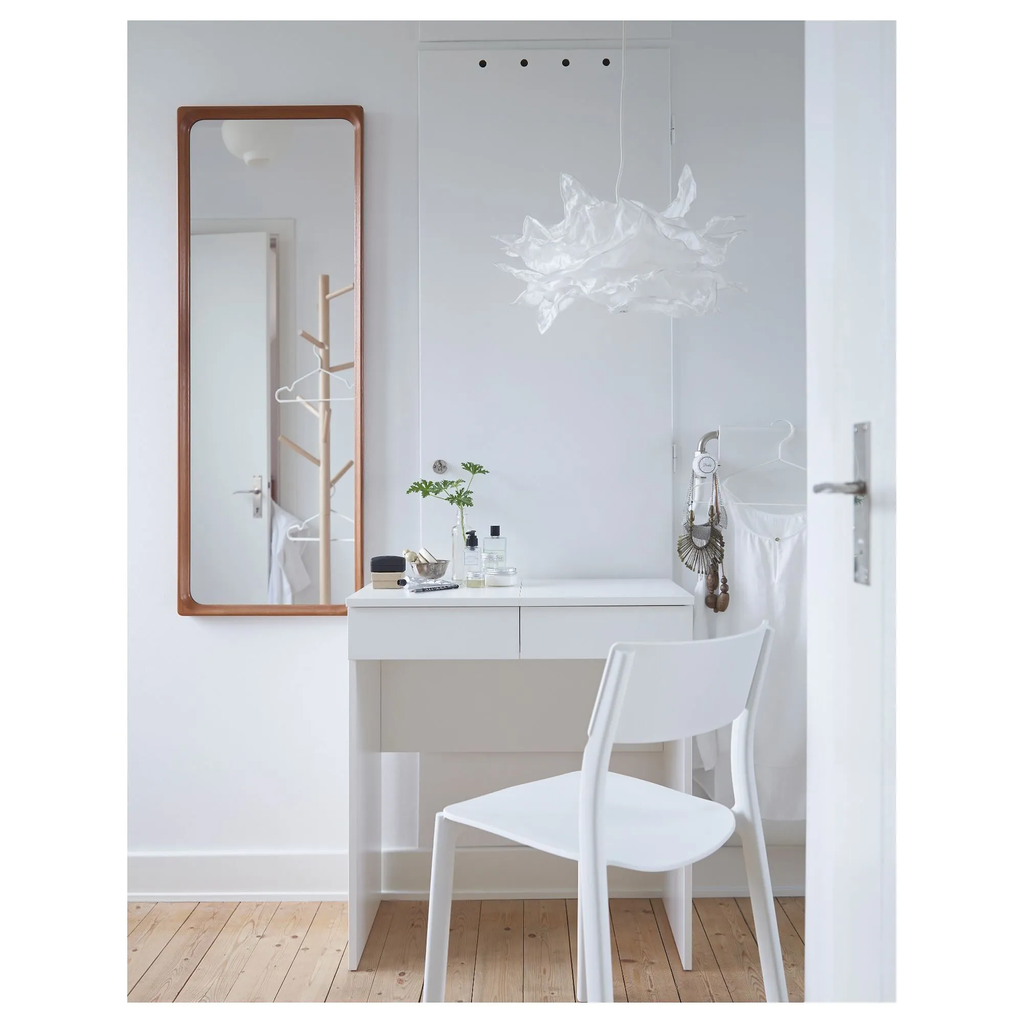 картинка Туалетный столик IKEA BRIMNES, 70x42x77 см, белый от магазина Одежда+