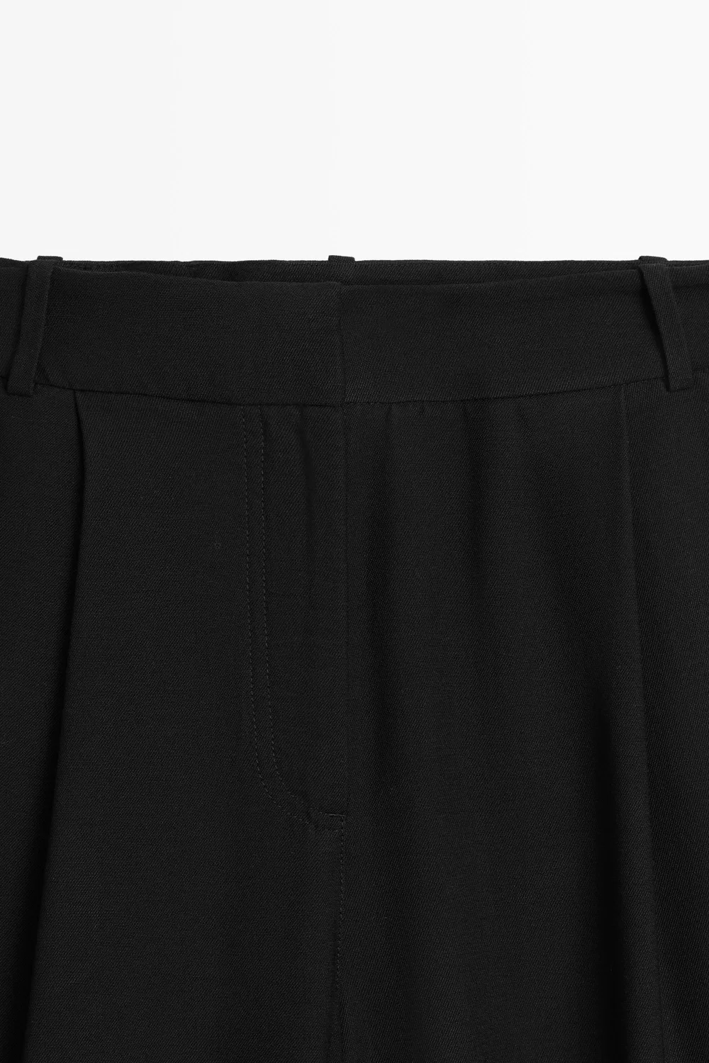 картинка Брюки Massimo Dutti, складчатые, бочкообразный крой, черный от магазина Одежда+