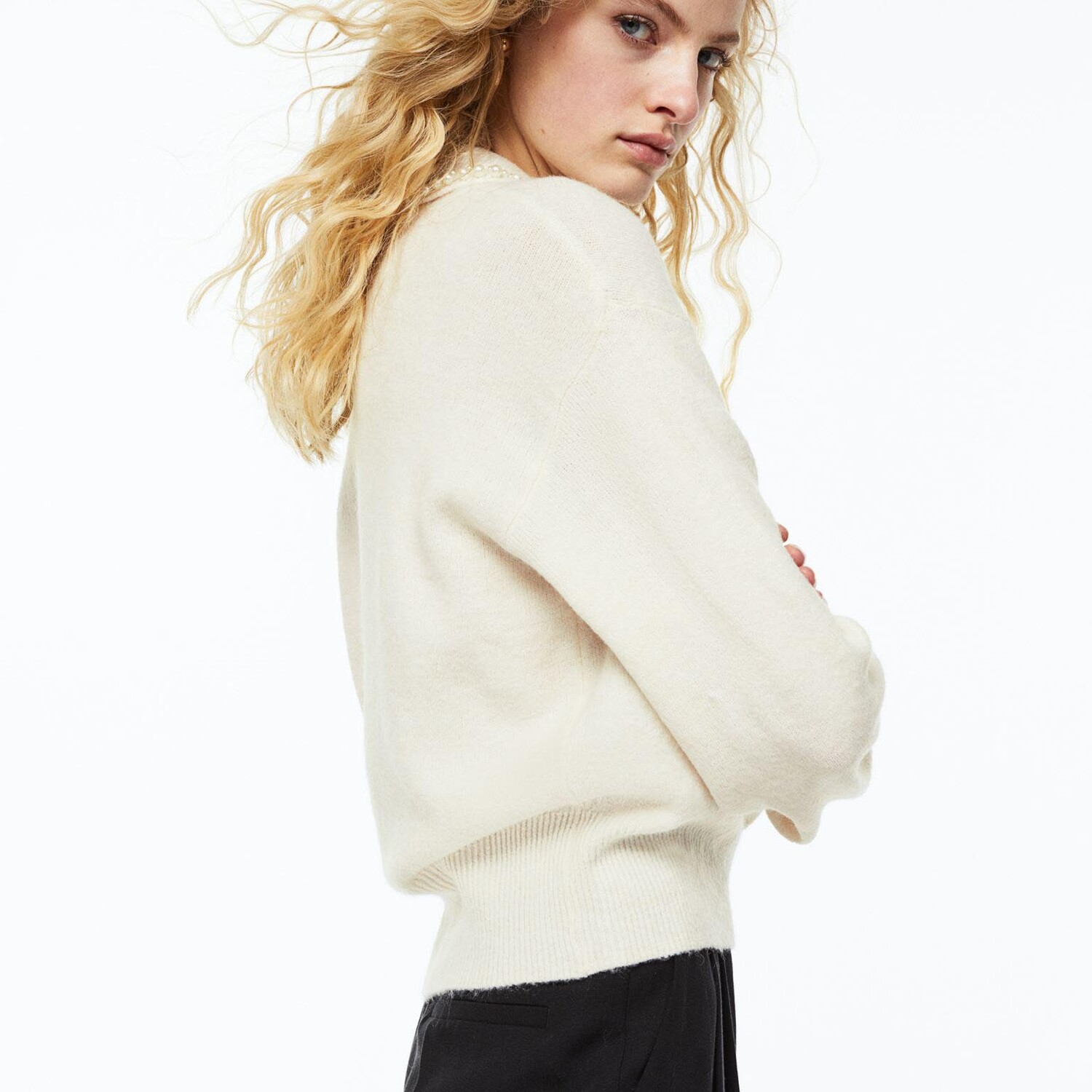 картинка Пуловер H&M Beaded-collar, кремовый от магазина Одежда+