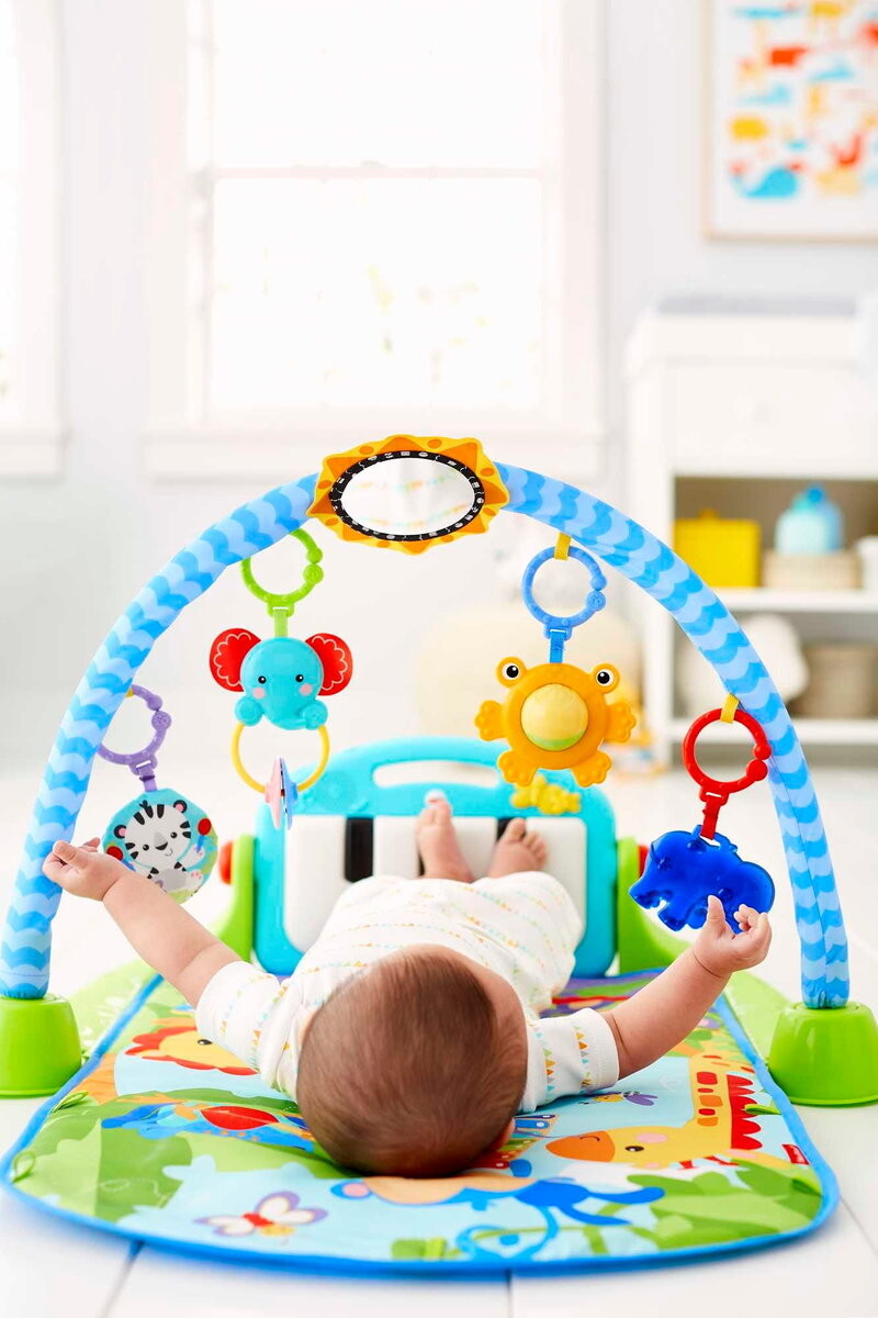 картинка Гимнастический коврик Fisher Price с фортепиано HBB73 от магазина Одежда+