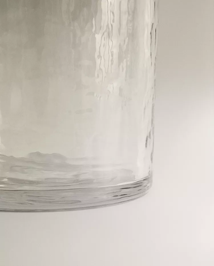 картинка Кувшин Zara Home Hammered Glass, 1450 мл, прозрачный от магазина Одежда+