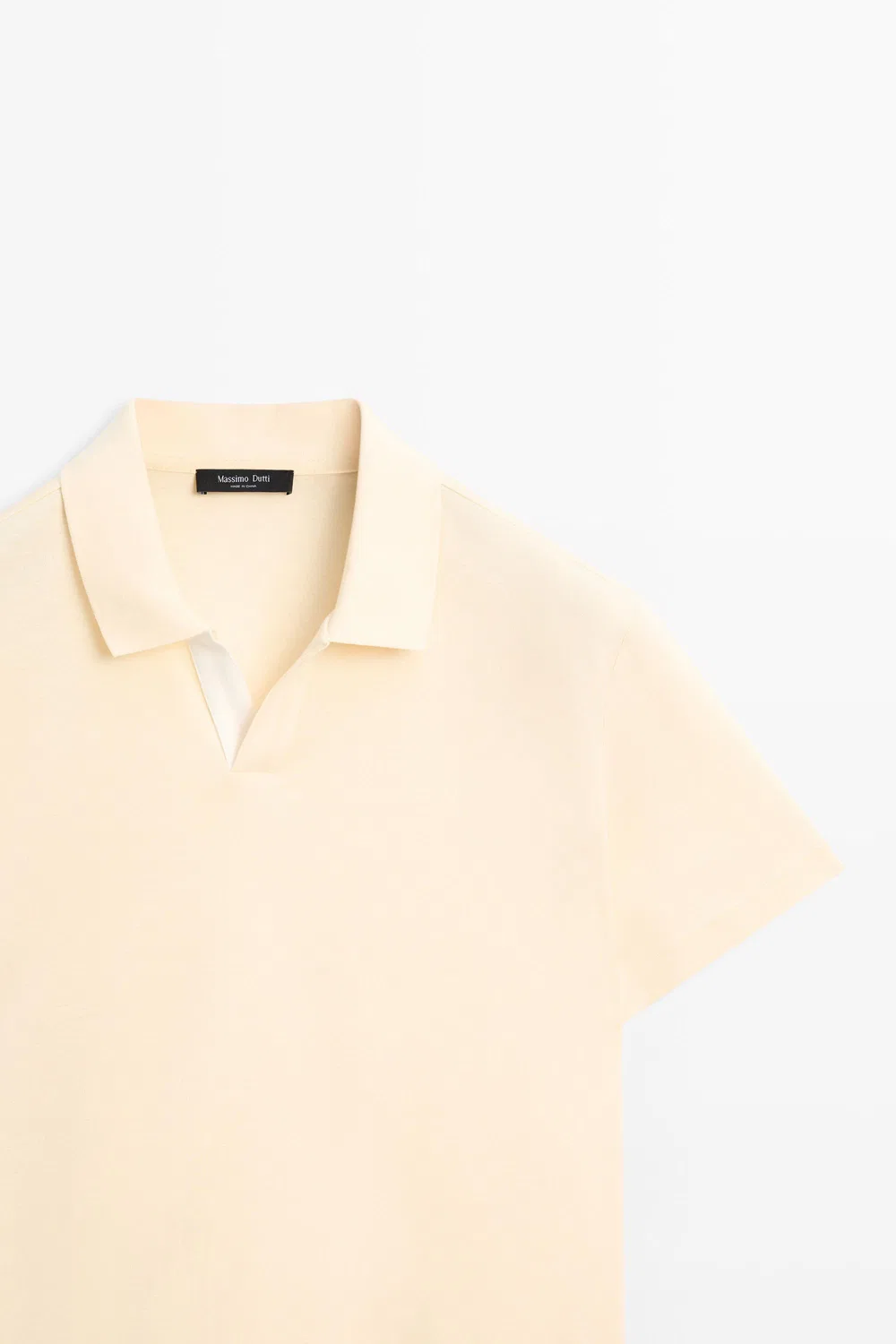 картинка Поло Massimo Dutti Short Sleeve V-neck Shirt, желтый от магазина Одежда+