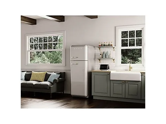 картинка Тостер Smeg TSF01, 50's Style, черный от магазина Одежда+