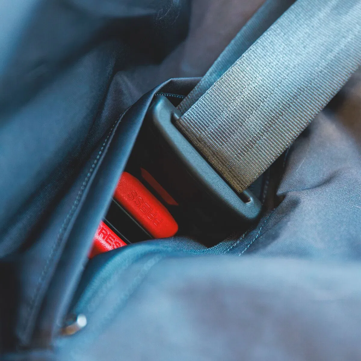 картинка Чехол на сиденье для собак Dirtbag Ruffwear, Basalt Gray от магазина Одежда+