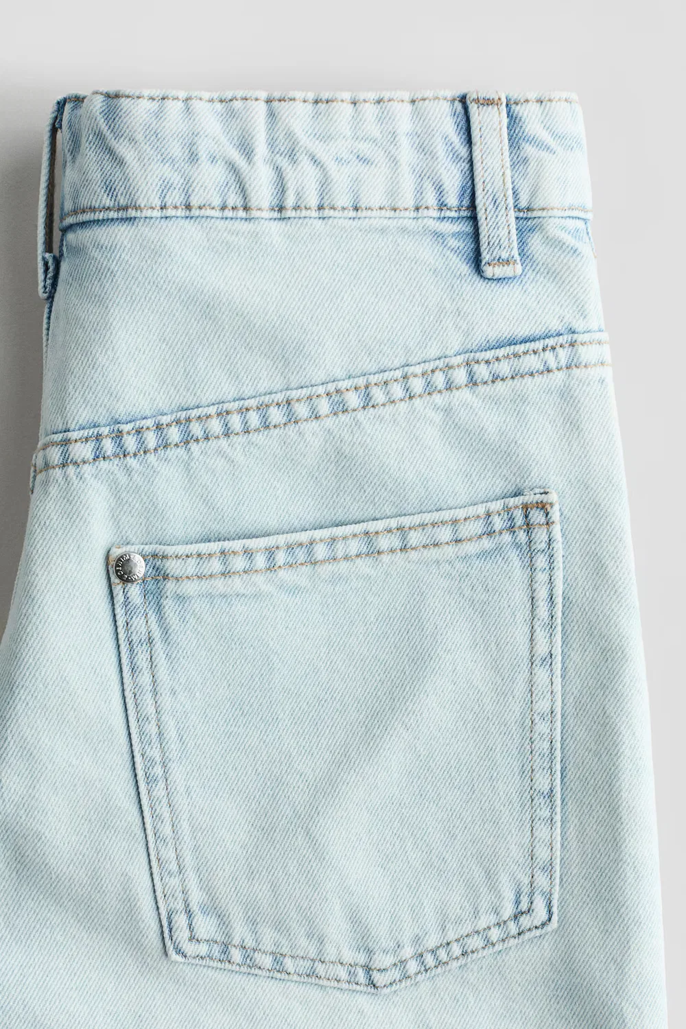 картинка Джинсовые шорты свободного кроя H&M, Helles Denimblau от магазина Одежда+