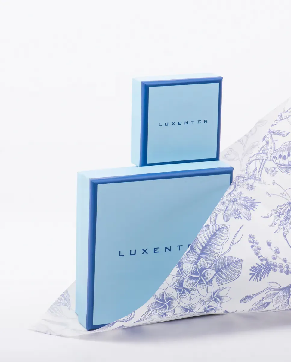 картинка Luxenter Промо-ожерелье с родиевым покрытием и синим кристаллом от магазина Одежда+