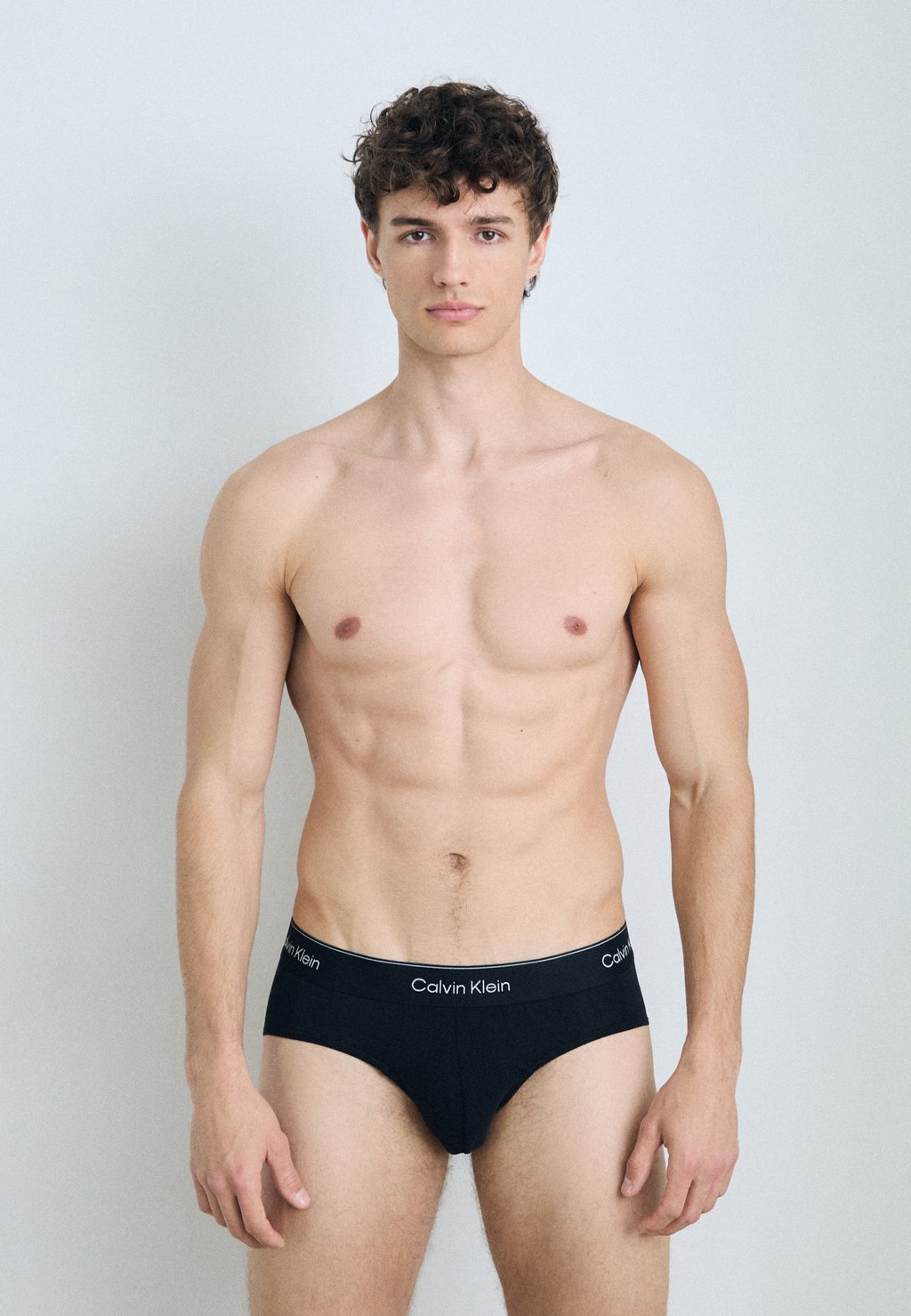 картинка Комплект белья Calvin Klein Underwear Icon, 3 предмета, черный от магазина Одежда+